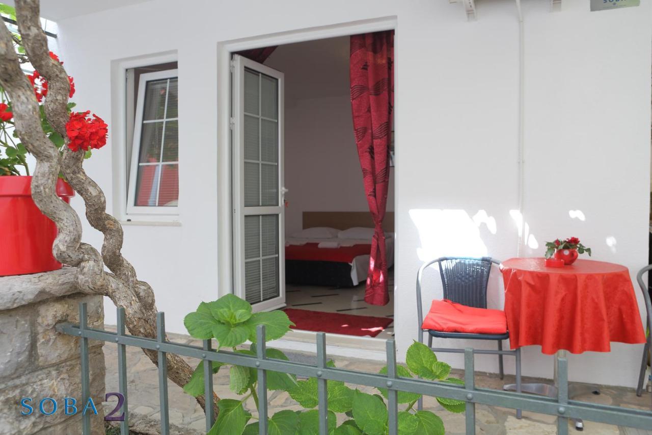 Apartmani Jedro Rafailovici Exterior photo