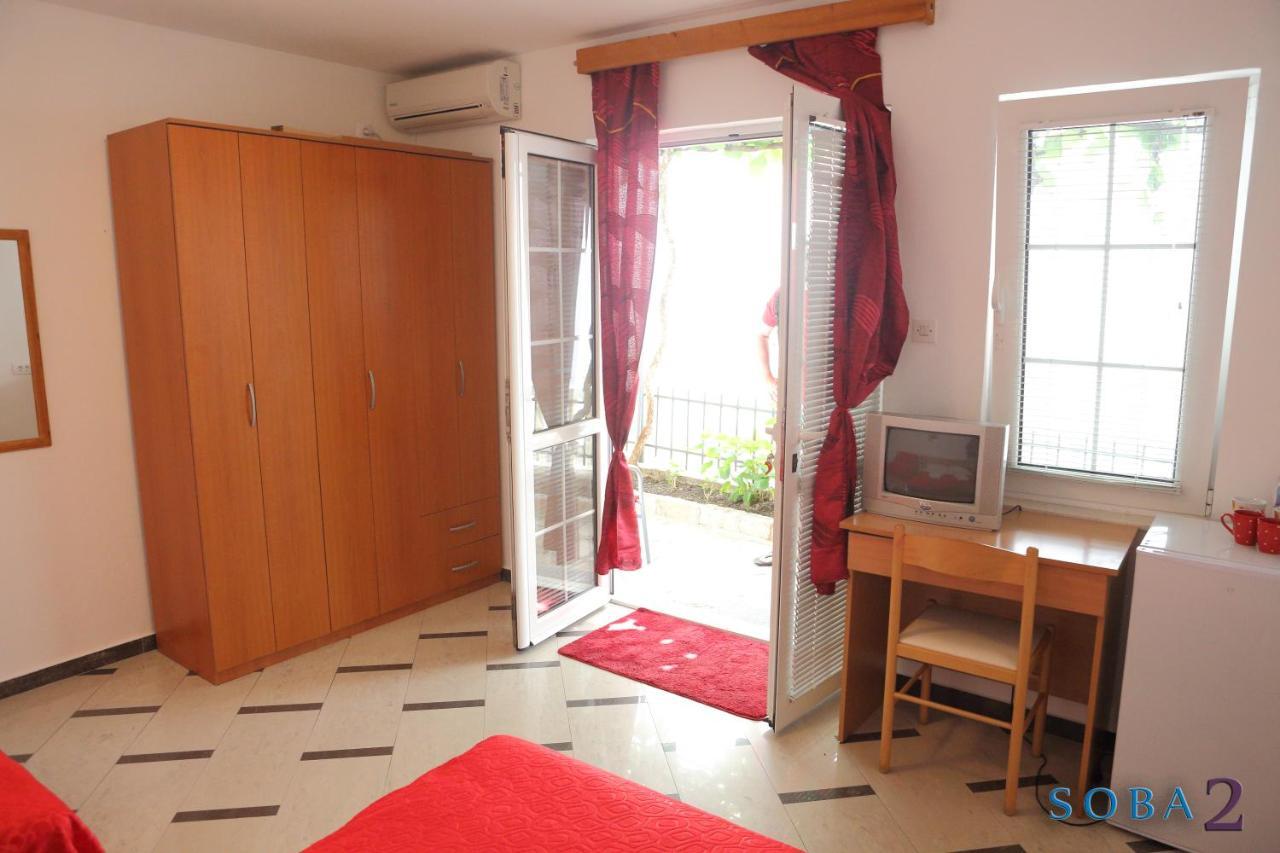 Apartmani Jedro Rafailovici Exterior photo